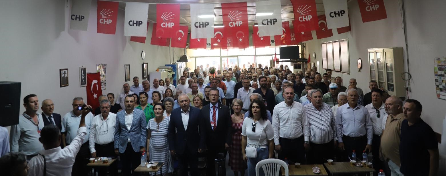 Alaşehir CHP’de yeni başkan Mustafa Öztürk oldu