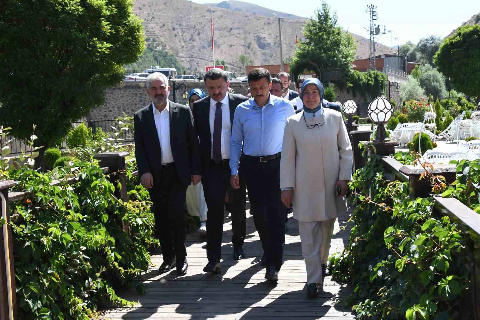 AK Partili Hamza Dağ: “Seçimden sonra dağılacaklar demiştik, un ufak oldular”