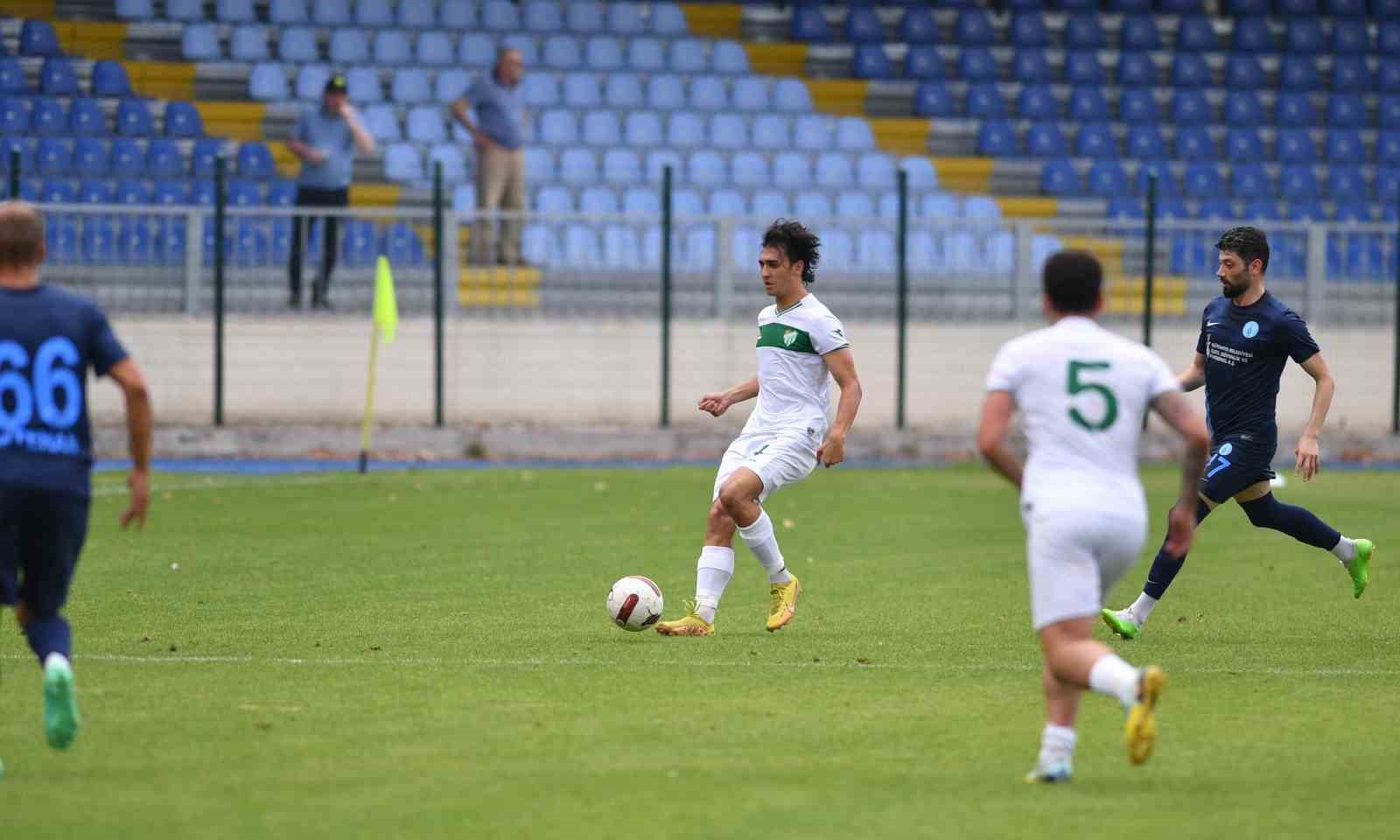 Bursaspor antrenman maçında Belediye Kütahyaspor’a 4-3 yenildi