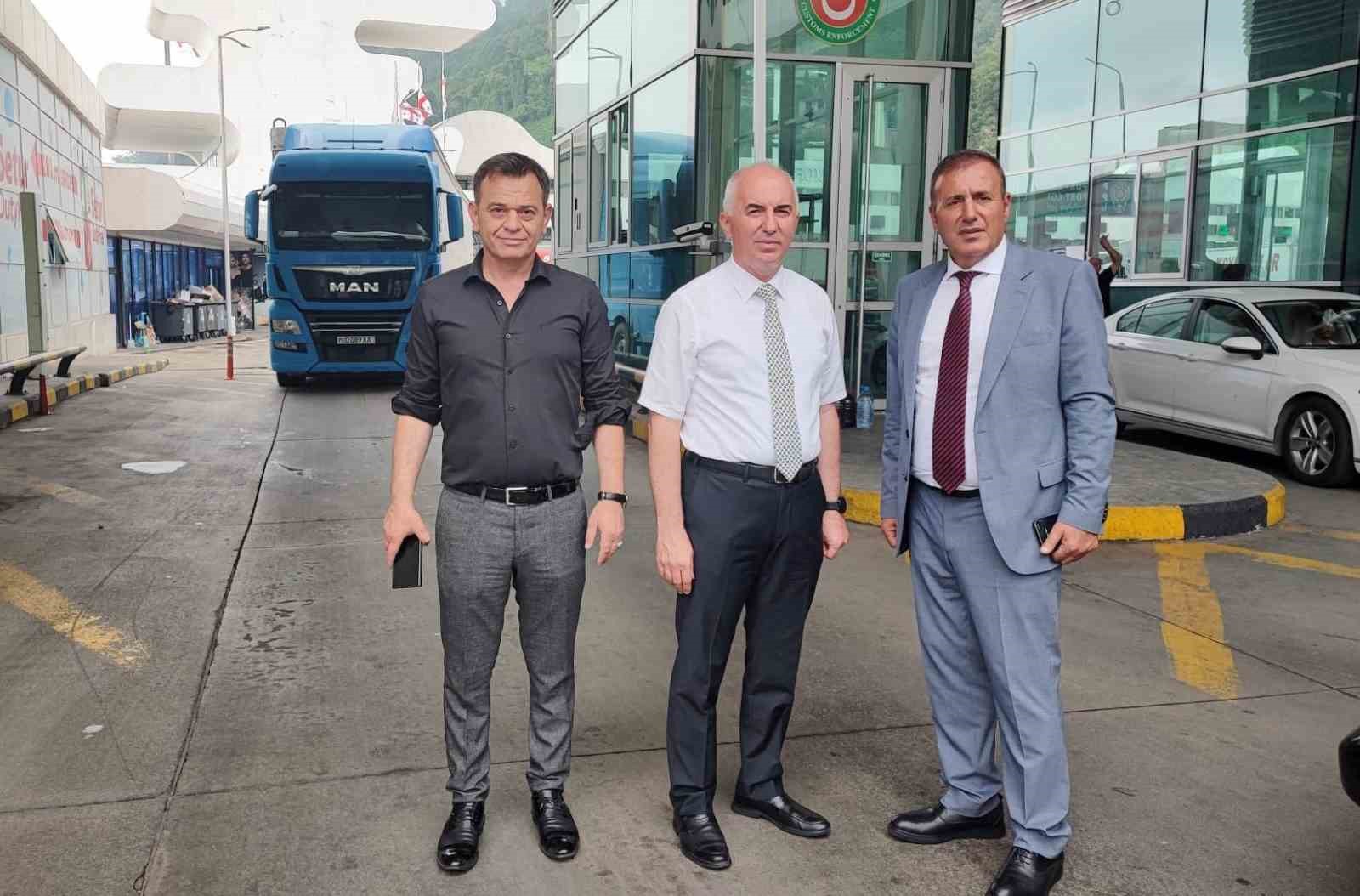 Çelebi: “Sarp’ta personel sayısı artırılmalı, fiziki şartlar iyileştirilmeli”