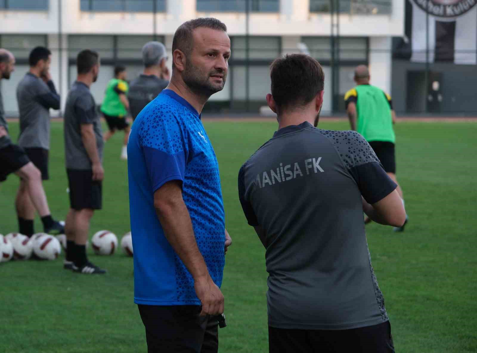 Osman Zeki Korkmaz: “Transferde birkaç oyuncu ile temasımız var”