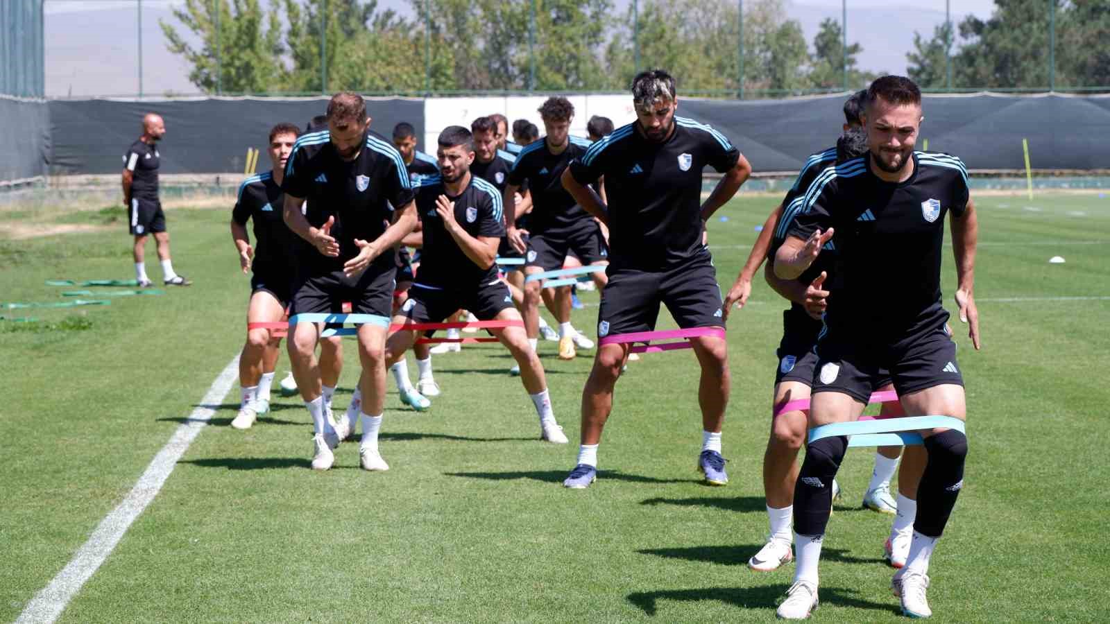 Erzurumspor Teknik Direktörü Hakan Kutlu: “204 günlük hasret bitsin”