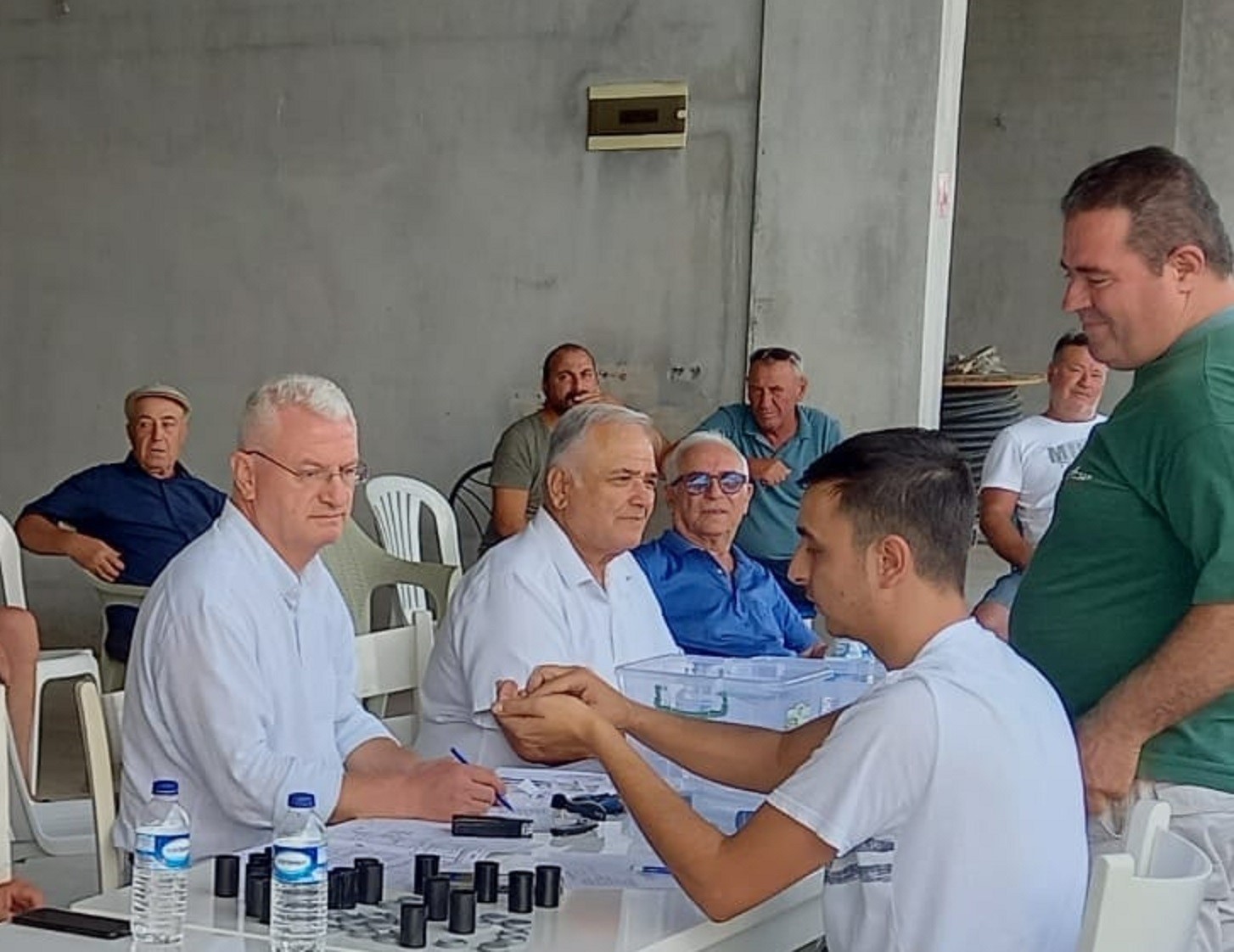 Altınova’da 36 esnaf iş yerine kavuşuyor