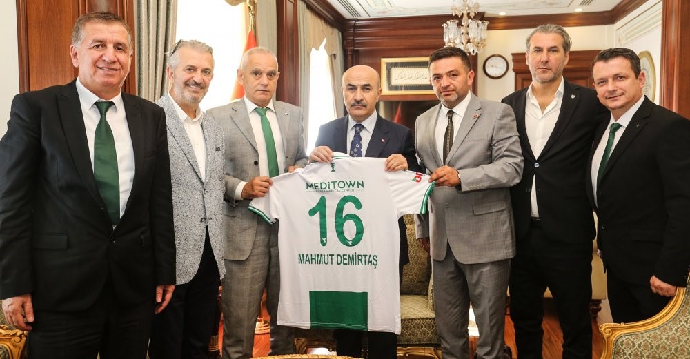 Bursaspor yönetimi, Bursa Valisi Mahmut Demirtaş’ı ziyaret etti