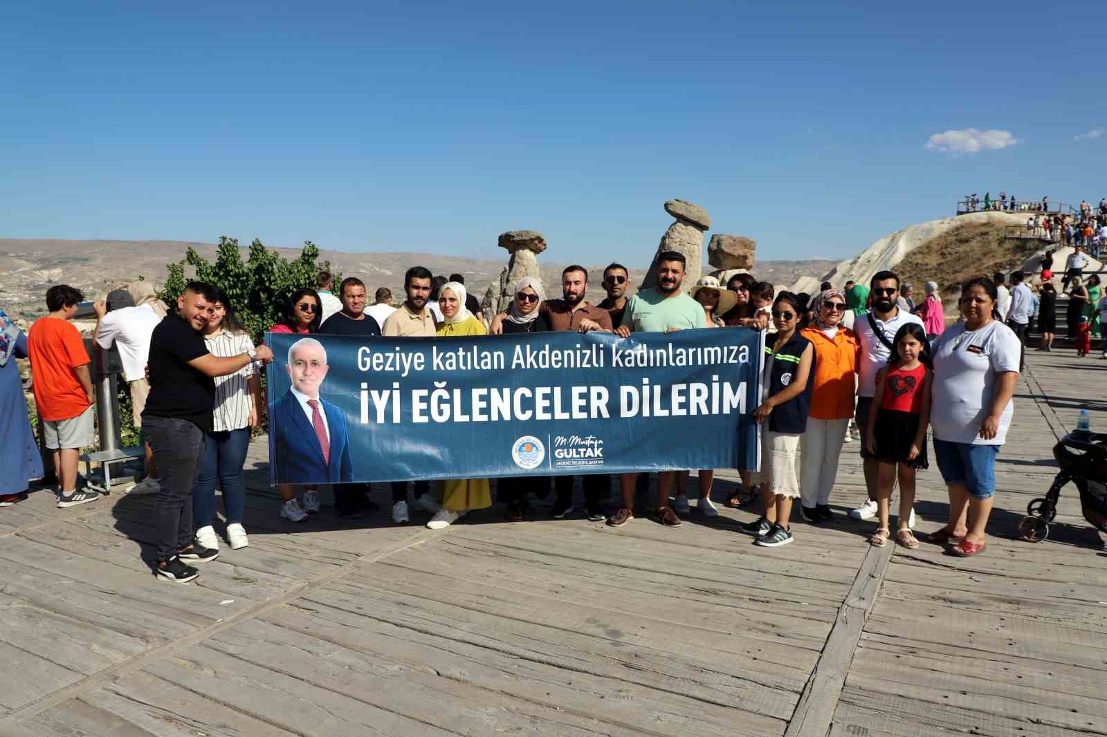 Akdeniz’de resmi nikah kıyan çiftlere yıldönümü hediyesi ’Kapadokya’ gezisi
