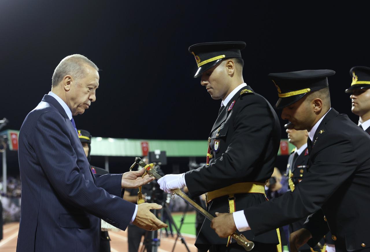 Cumhurbaşkanı Erdoğan'dan 'düzensiz göçmen' açıklaması! Net konuştu