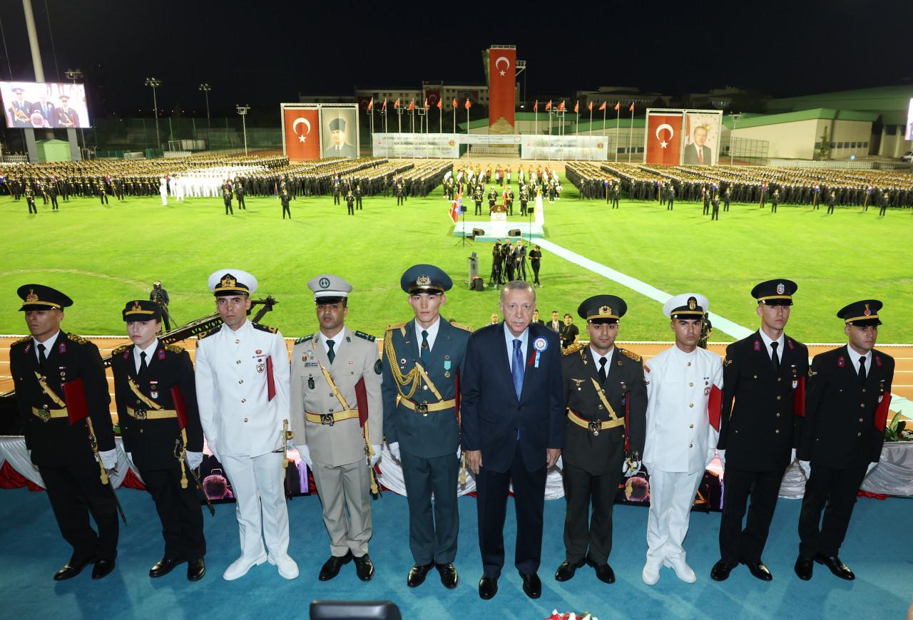 Cumhurbaşkanı Erdoğan'dan 'düzensiz göçmen' açıklaması! Net konuştu
