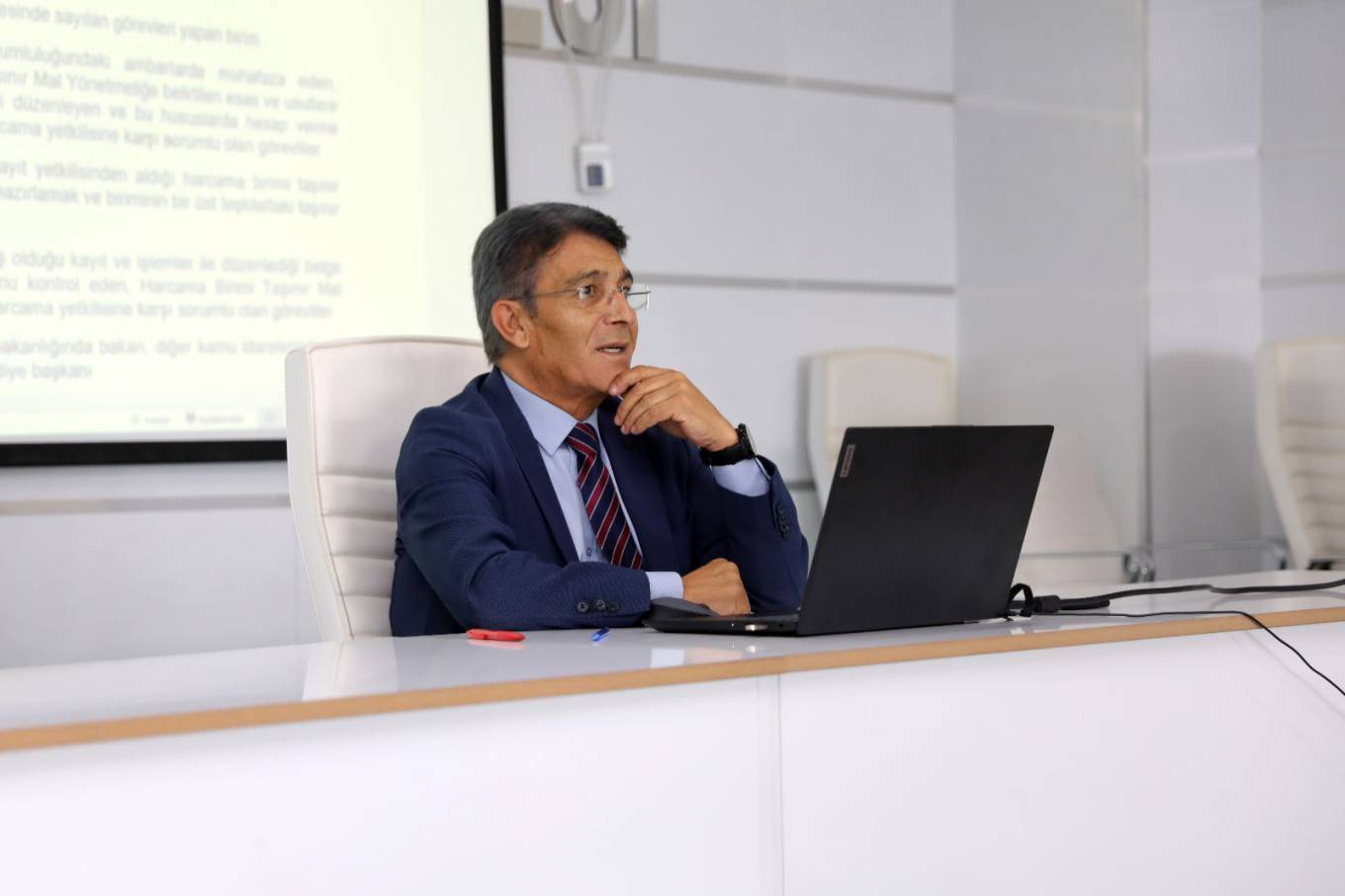 ipekyolu Belediyesi personellerine eğitim semineri