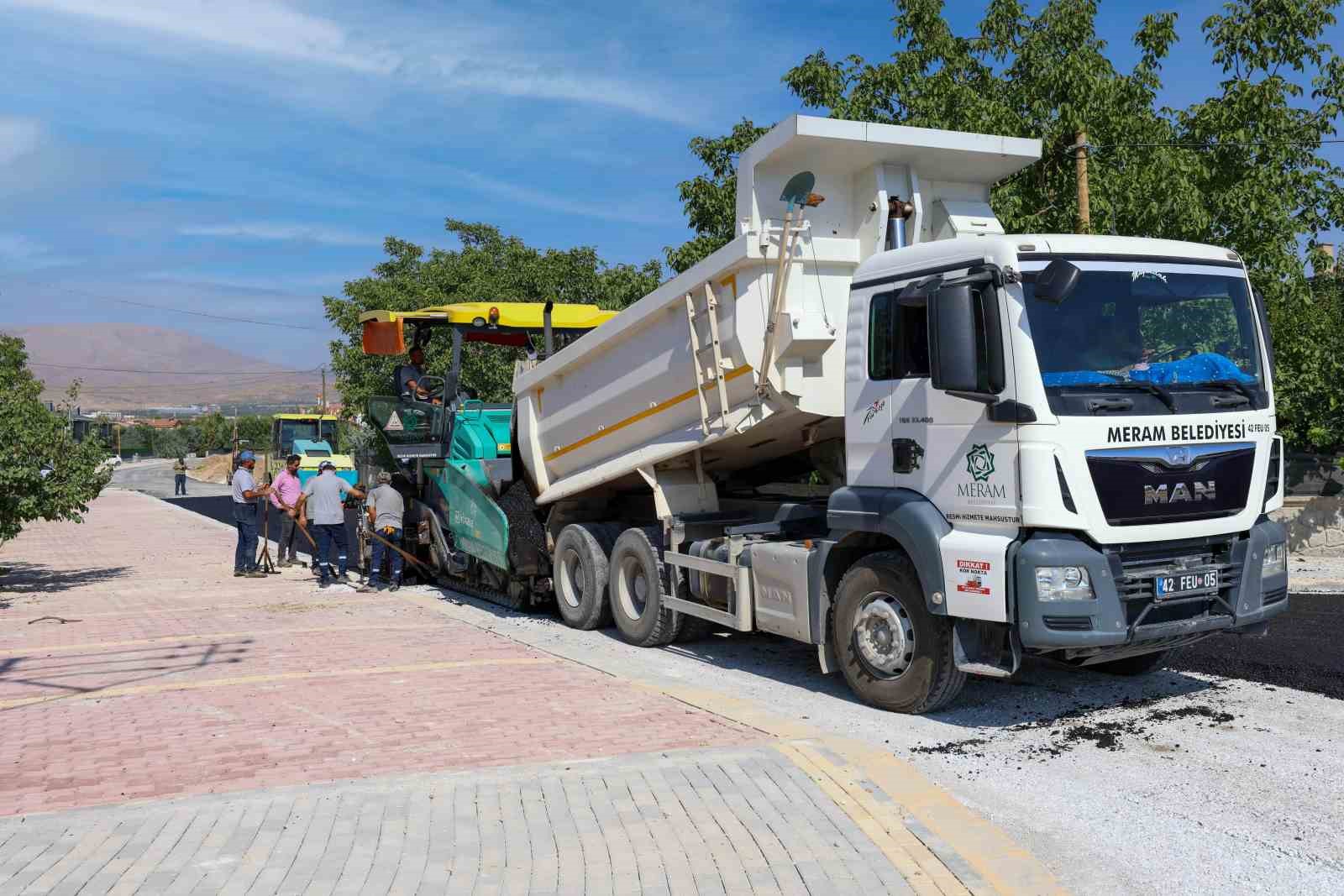 Başkan Kavuş: “Kavurucu sıcaklara rağmen aynı anda 30 ayrı ekiple çalışıyoruz”