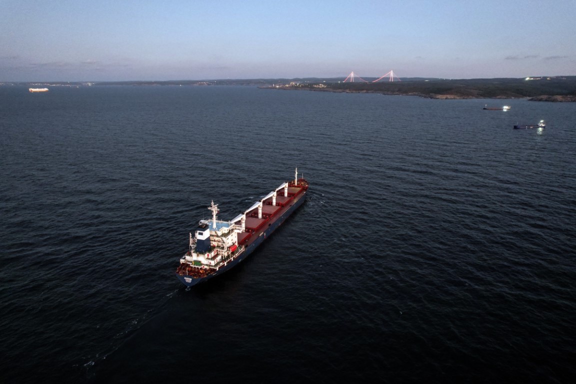 Rusya, Karadeniz’de yük gemisine uyarı ateşi açtı