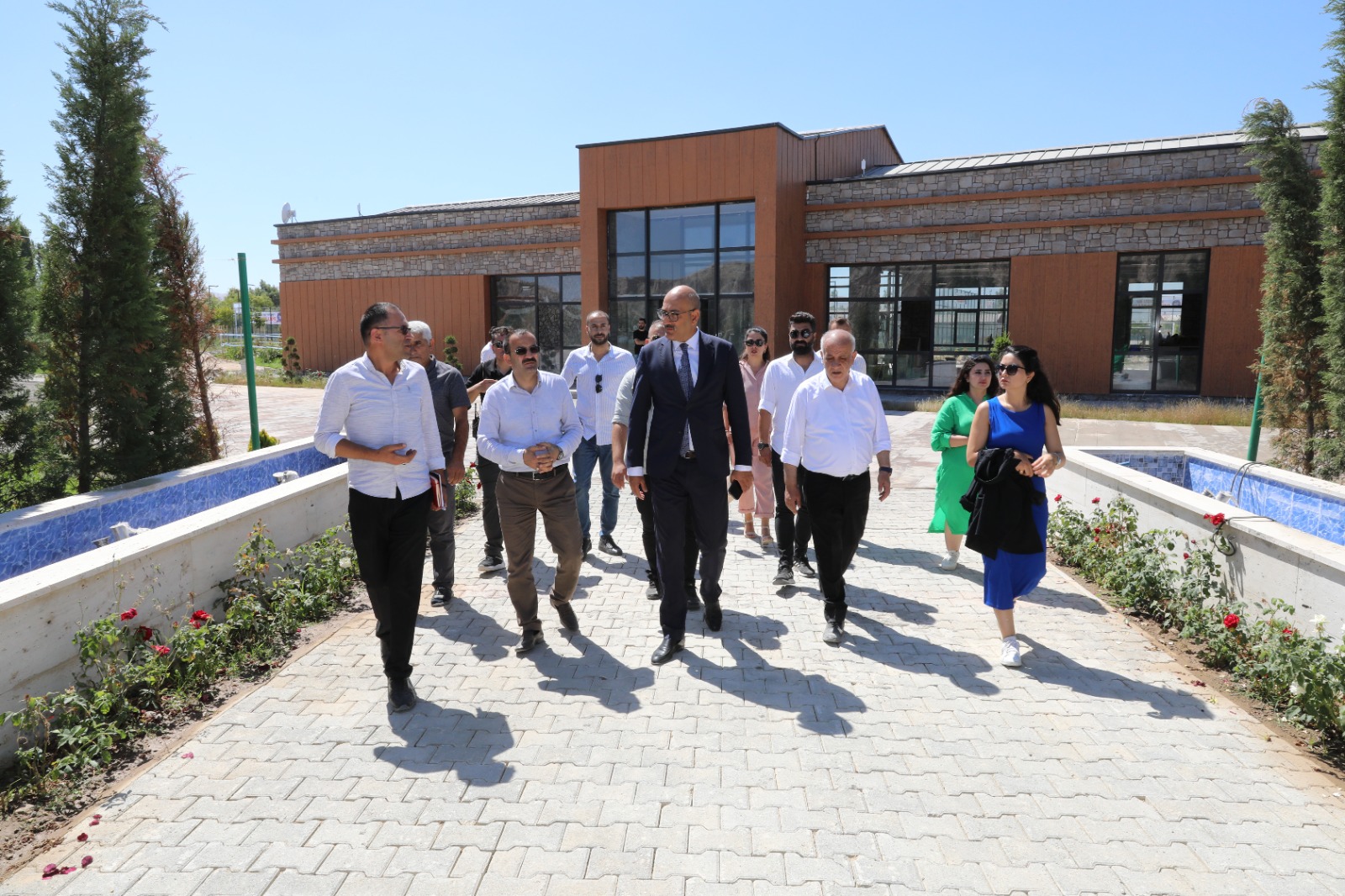 İPEKYOLU BELEDİYESİ PROJELERİYLE GELECEĞE İMZA ATIYOR