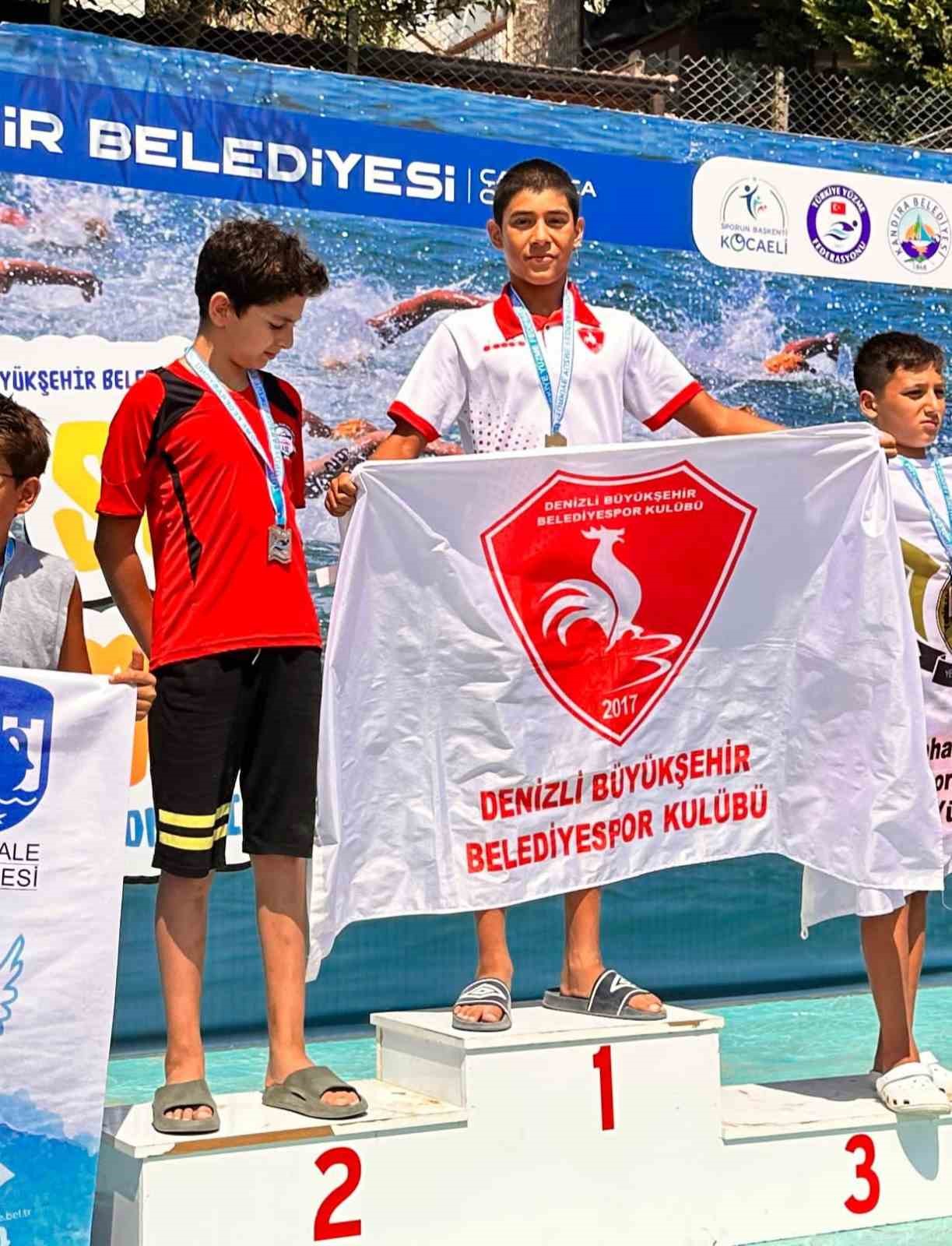 Denizlili yüzme takımından bir Türkiye şampiyonluğu daha