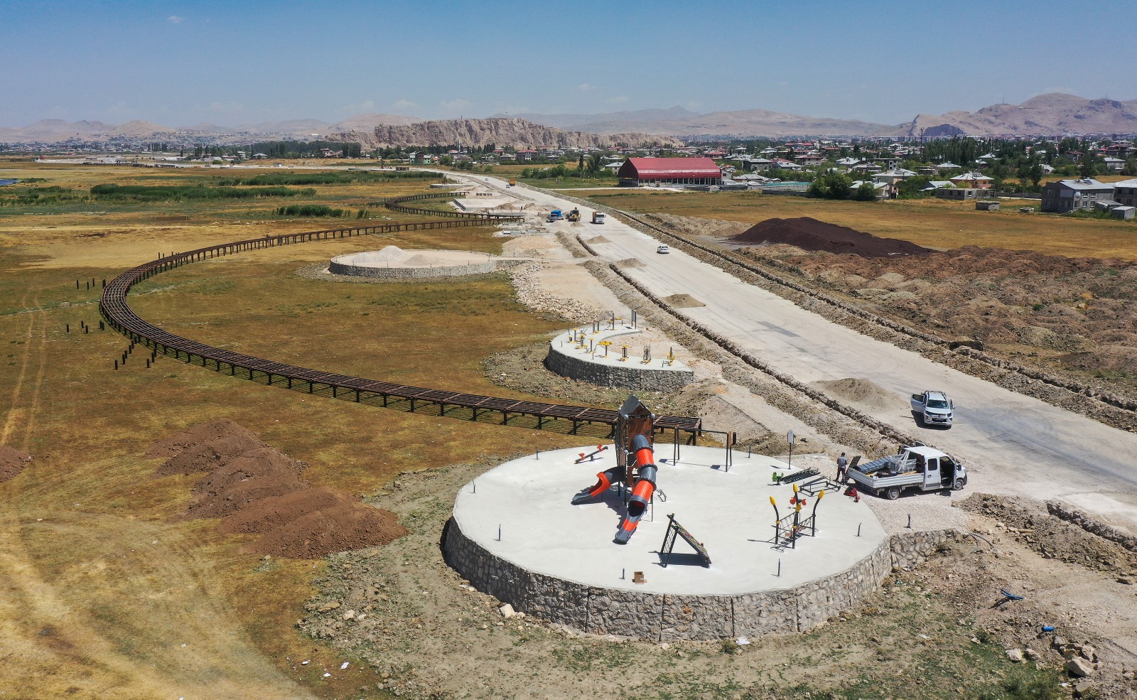 Van Sahil Yolunda çalışmalar sürüyor