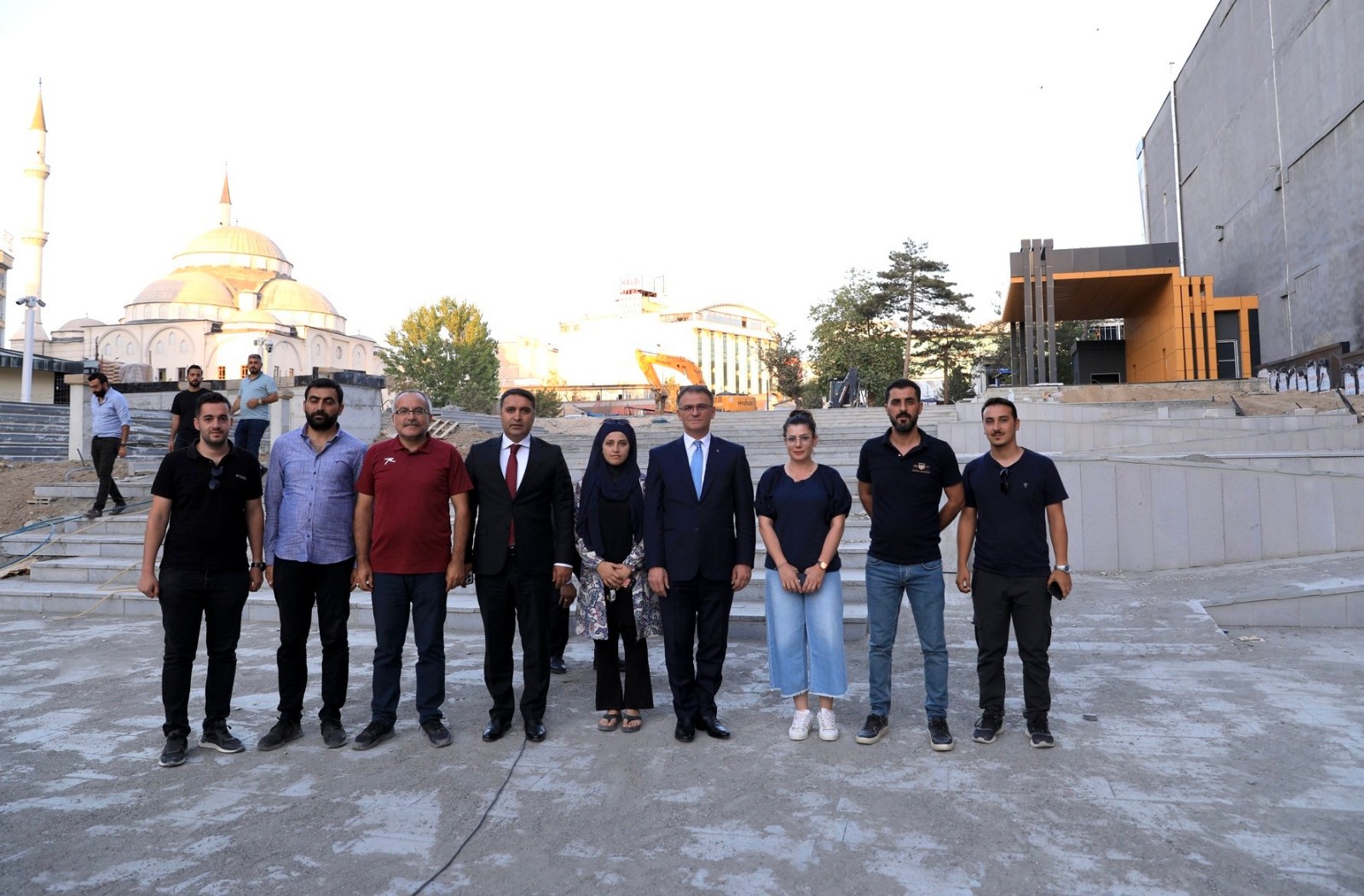 Van kent meydanında çalışmalar devam ediyor