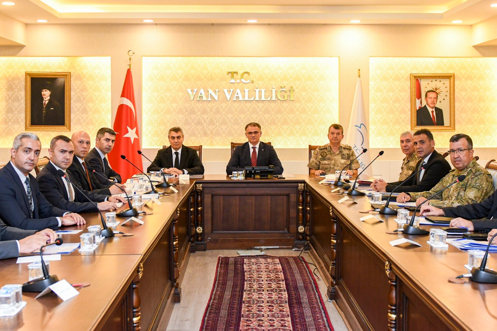 Van’da düzensiz göçle mücadele toplantısı yapıldı