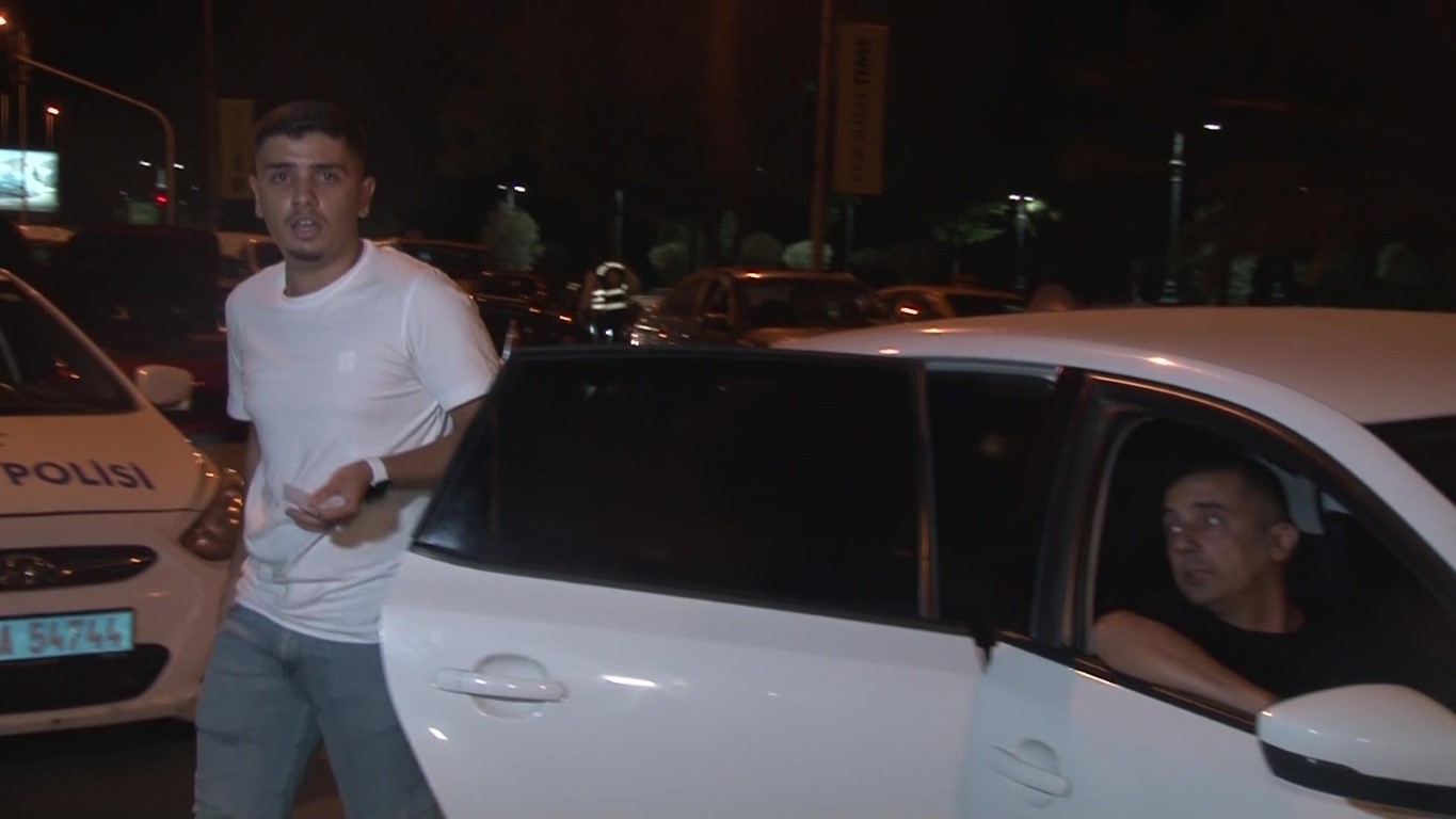 Denetimde muhabirlere saldırı girişiminde bulunan şahıs: ‘Benim canımı sıkmayın, kapat kameranızı’