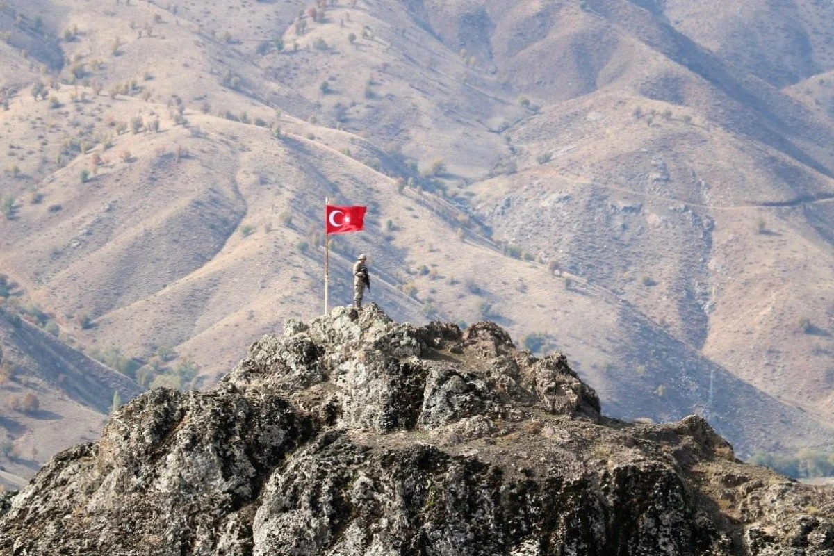 İçişleri Bakanı: 4 Bölücü Terör Örgütü Üyesi Teslim Oldu