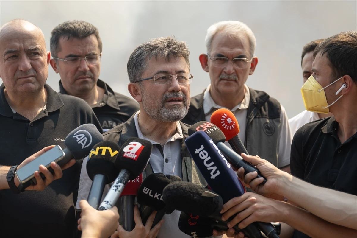 Tarım ve Orman Bakanı Yumaklı: Yangın enerjisiyle bize kadar gelecek