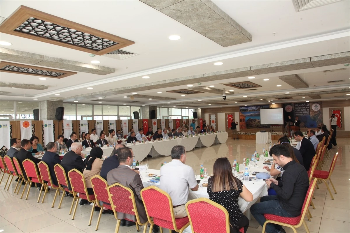 Bitlis’te Van Gölü’nün kirlilikten kurtarılmasına yönelik çalışmalar değerlendirildi