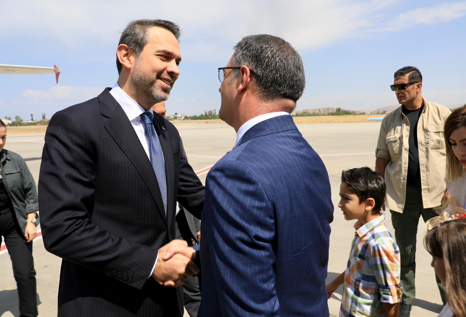 Bakan Bayraktar Van’da