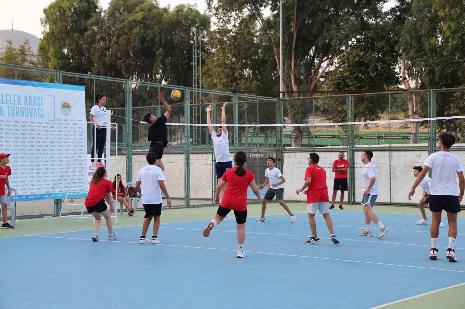 Toroslar Belediyesinin Zafer Kupası’nda dostluk kazandı