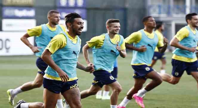 Fenerbahçe, günün ikinci antrenmanında çift kale maç yaptı
