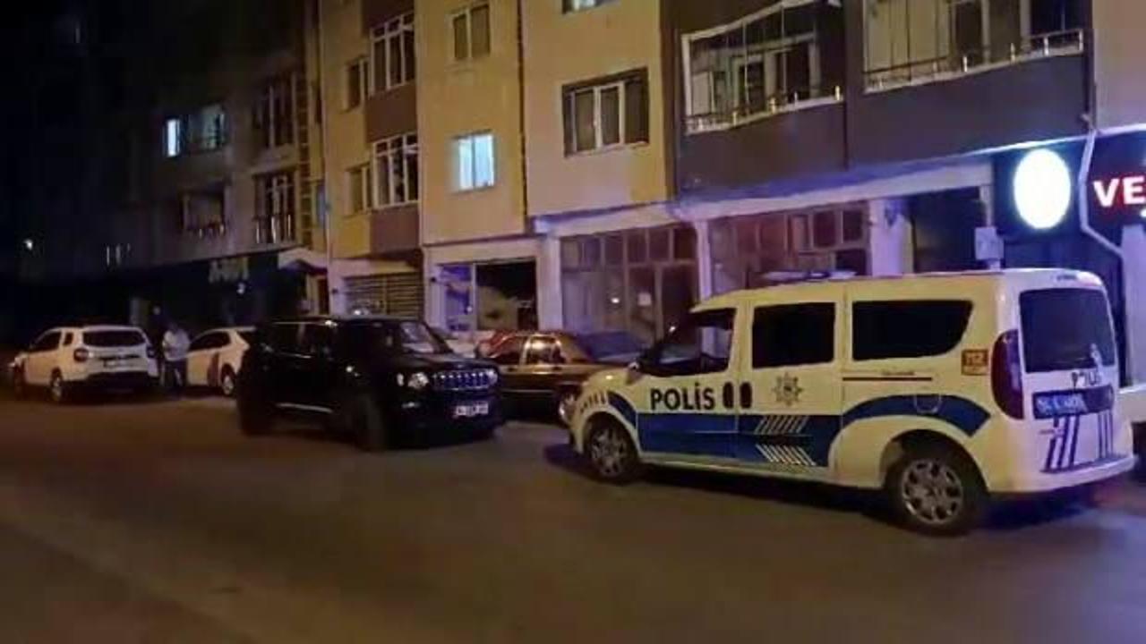 ‘Eve geç kalma’ diyen babasını bıçakladı!