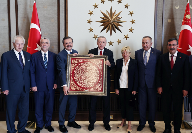 Cumhurbaşkanı Erdoğan, TOBB heyetini kabul etti: Fahiş fiyat balonu sönüyor