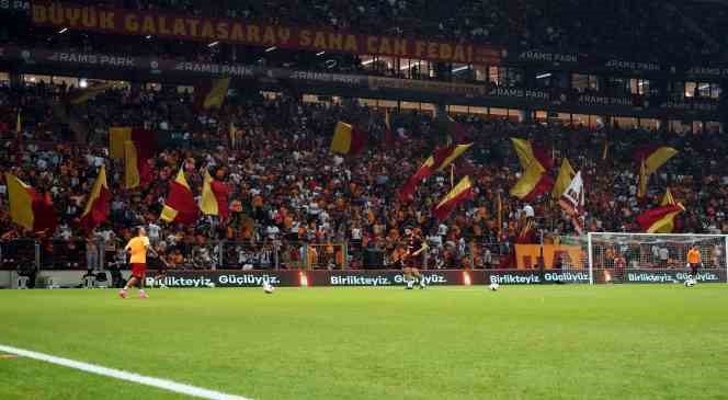 Galatasaray – Zalgiris maçını 41 bin 505 seyirci takip etti
