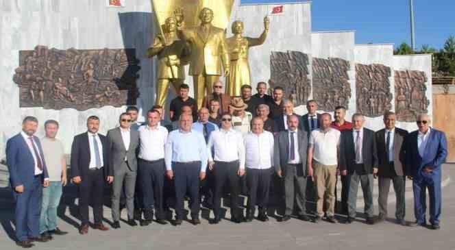 MHP’li Özdemir ve İl Teşkilatı’ndan Pınarbaşı’na Ziyaret