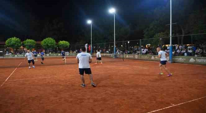 “Yaşayan efsane” için turnuva