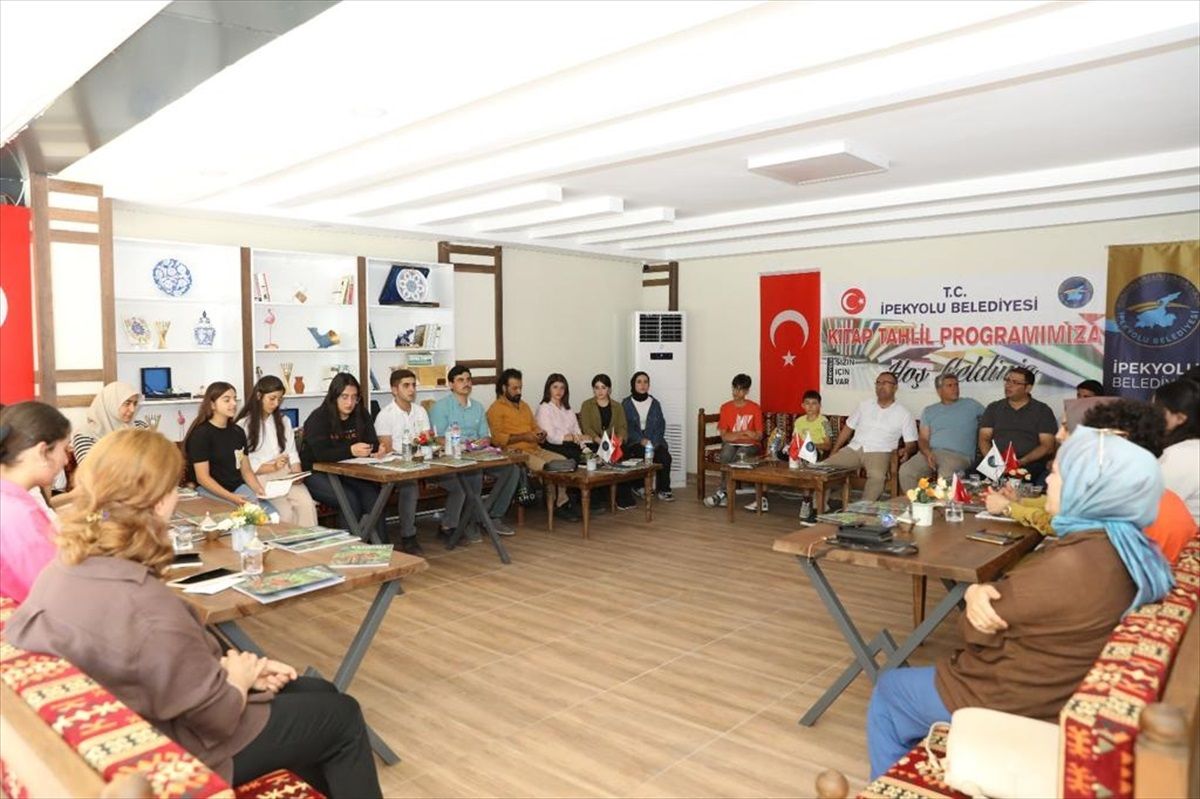 Van’da Kitap Tahlil Programı Devam Ediyor