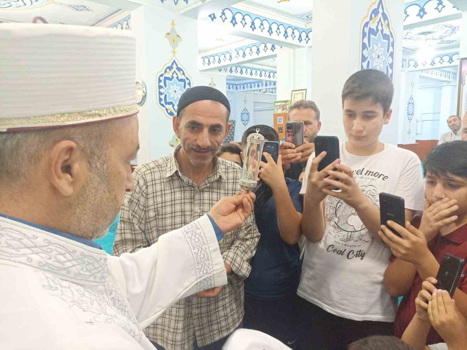 Kur’an kursu öğrencilerinden Sakal-ı Şerif’e yoğun ilgi