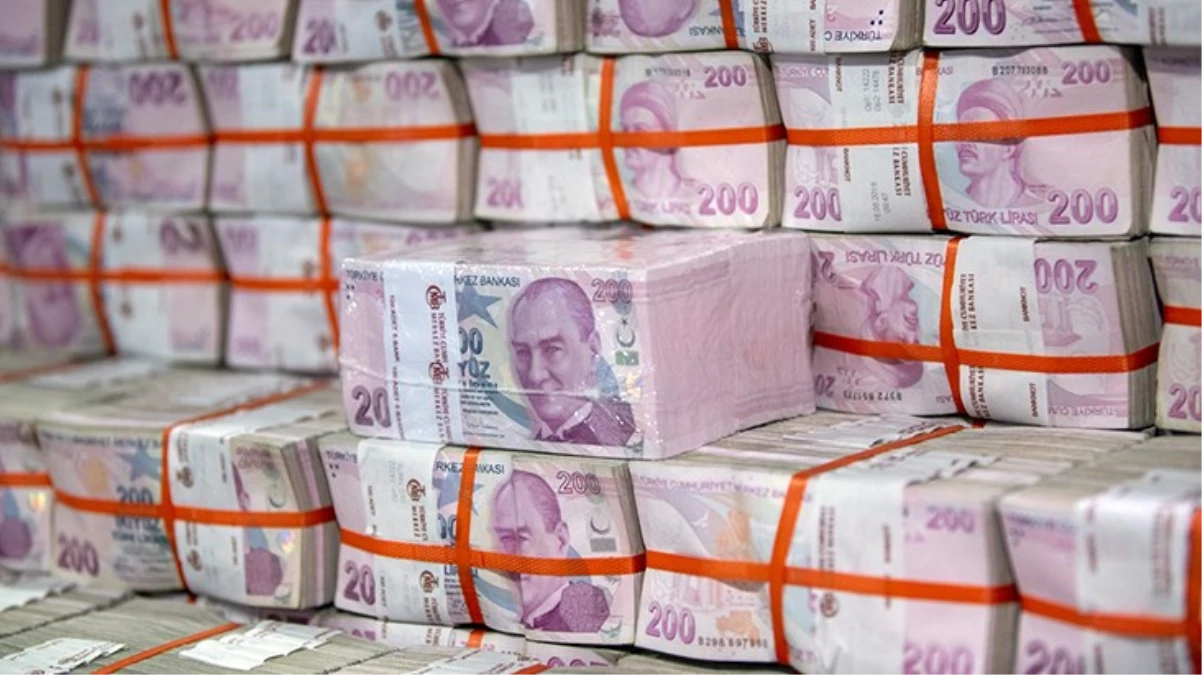6 ayda 483 milyar lira açık verdi