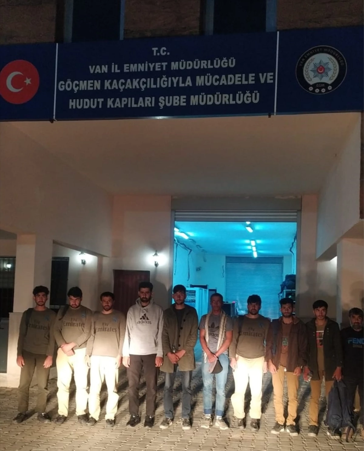 Van’da 10 düzensiz göçmen yakalandı, bir şüpheli gözaltına alındı