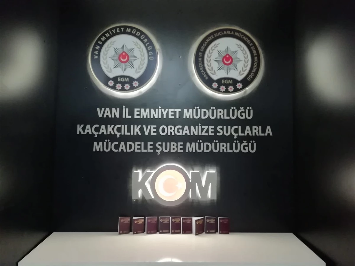 Van’da Operasyon: Fişek, Elektronik Sigara, Alkol ve Hap Ele Geçirildi