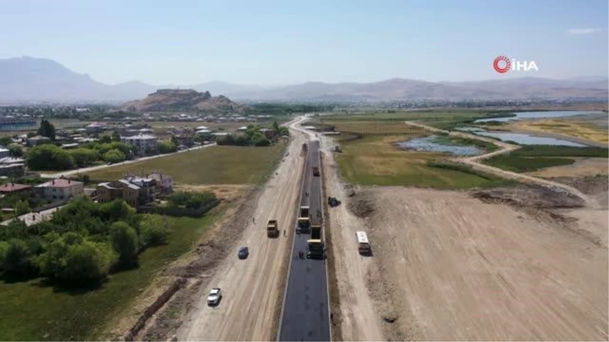 Van sahil yolunda asfalt çalışmaları başladı