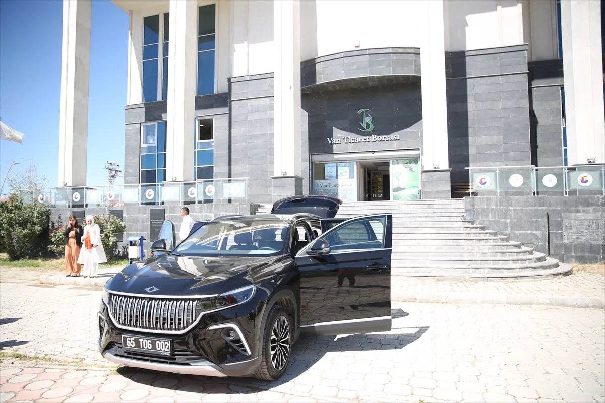 Van Ticaret Borsası’nda Togg makam aracı olarak kullanılmaya başlandı