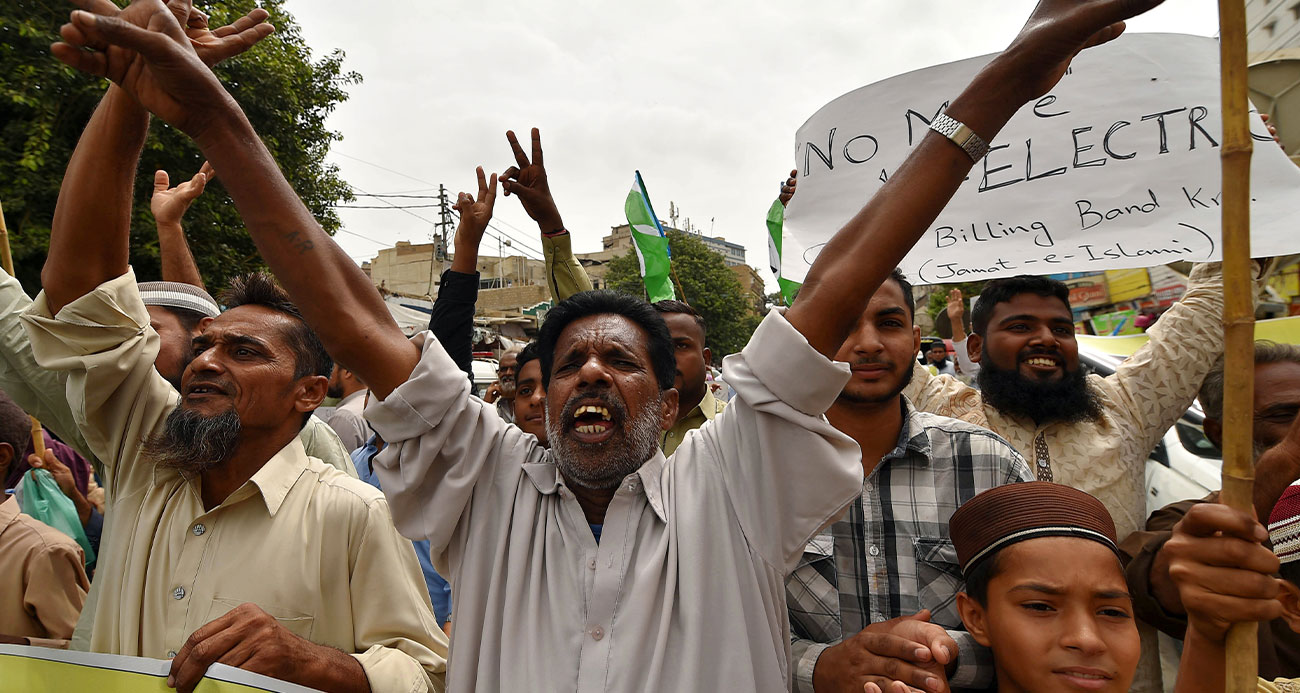 Pakistan’da esnaf artan elektrik maliyetlerini protesto etti