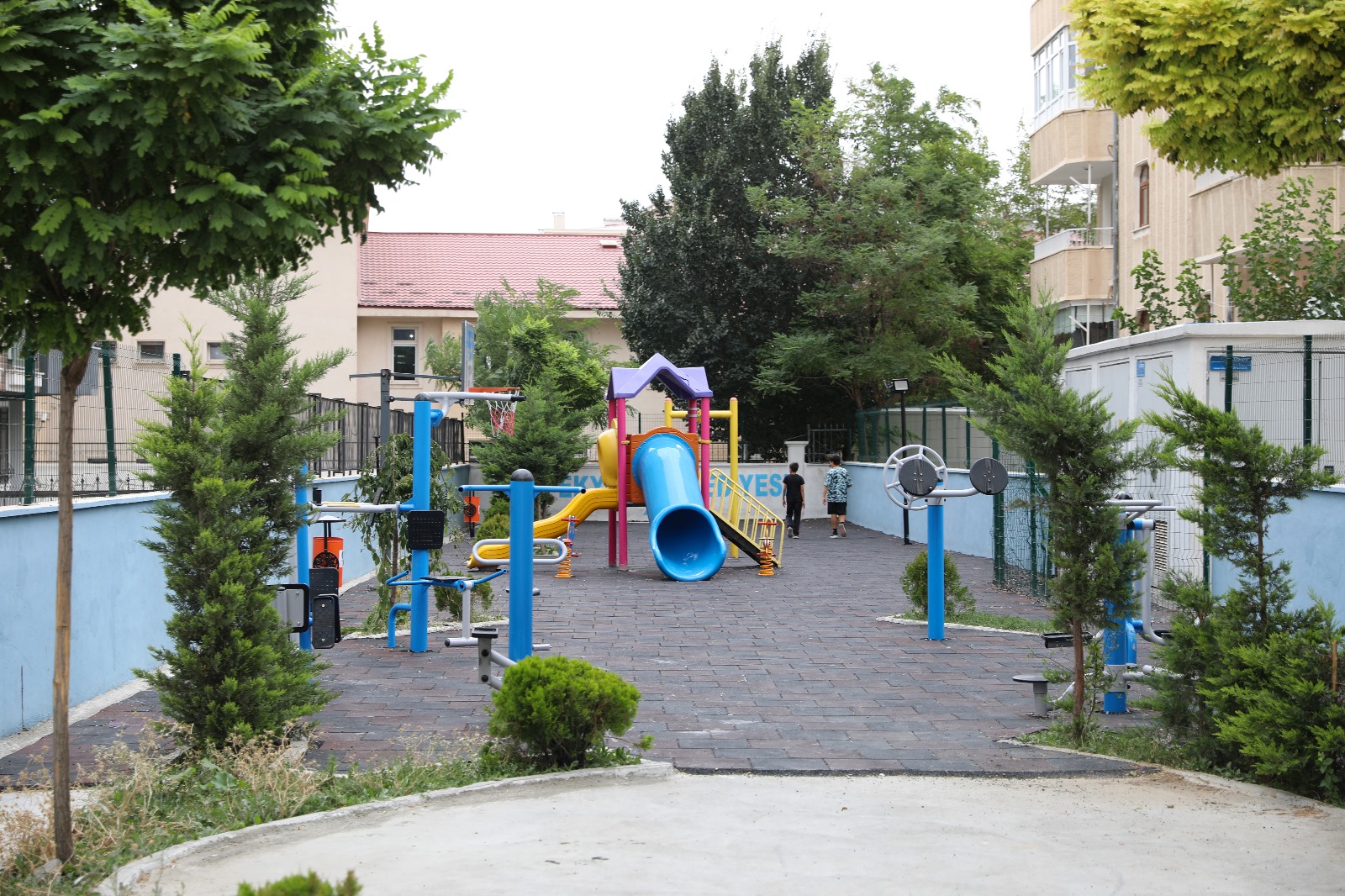 İpekyolu’na yeni modern parklar kazandırılıyor