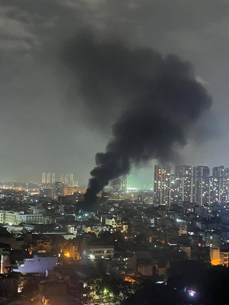 Vietnam'da 9 katlı apartmanda yangın: 30 ölü