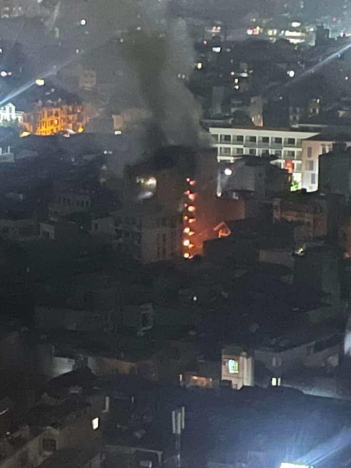 Vietnam'da 9 katlı apartmanda yangın: 30 ölü