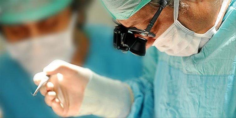 Göğüs estetiği hayatını kararttı: Ölümden döndü!