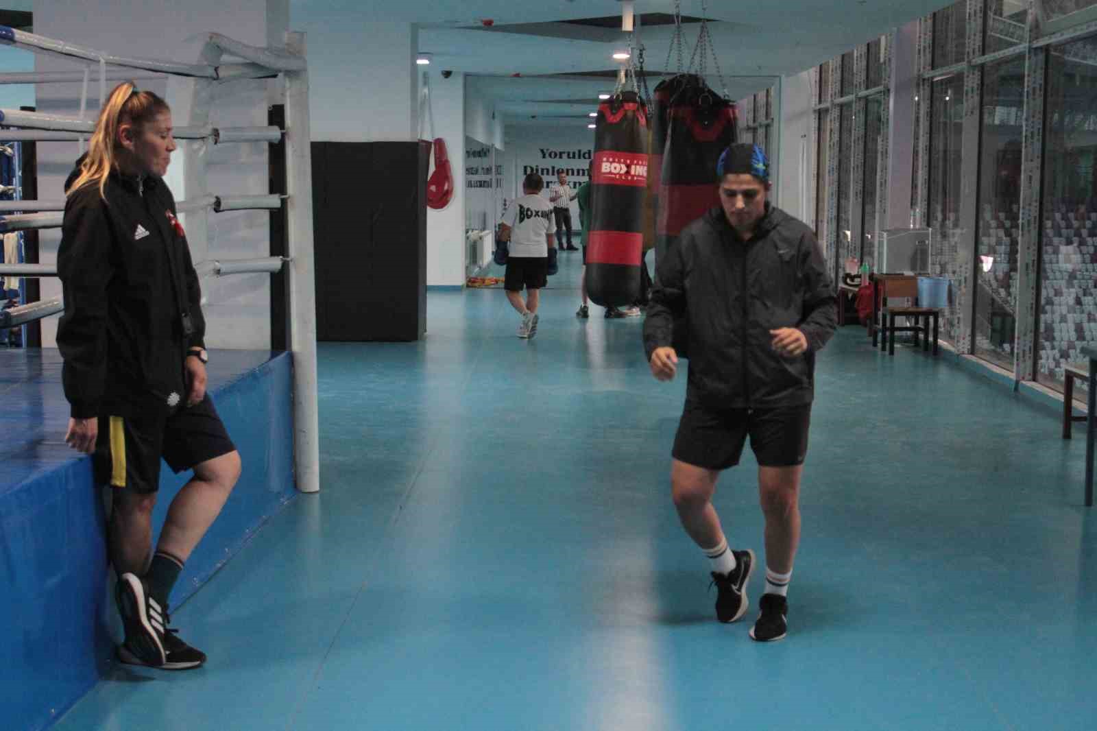 Milli boksör Busenaz Sürmeneli, Paris Olimpiyatları için Ordu’da kampa girdi