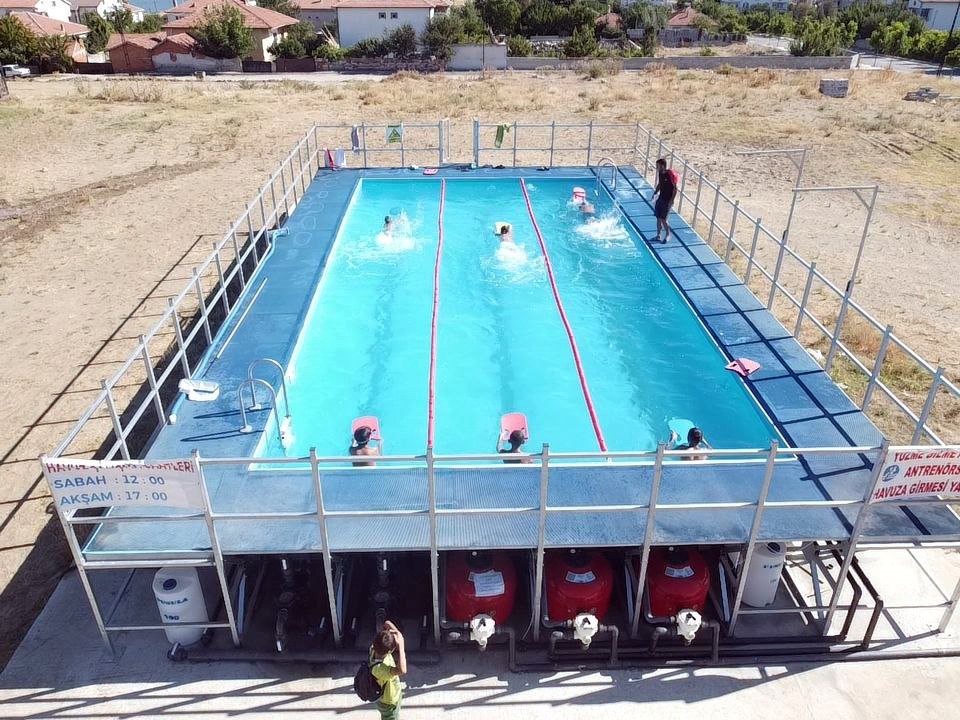 Çekerek’te “Yüzme Bilmeyen kalmasın” projesi ile 150 genç yüzme öğrendi