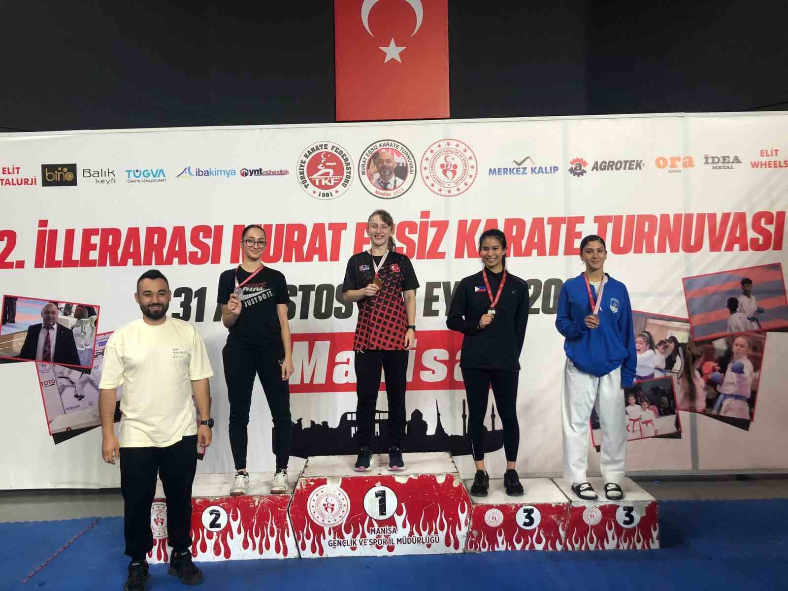 Manisa BBSK Karate Takımı, Murat Eşsiz Karate Turnuvası’nı 11 madalya ile tamamladı