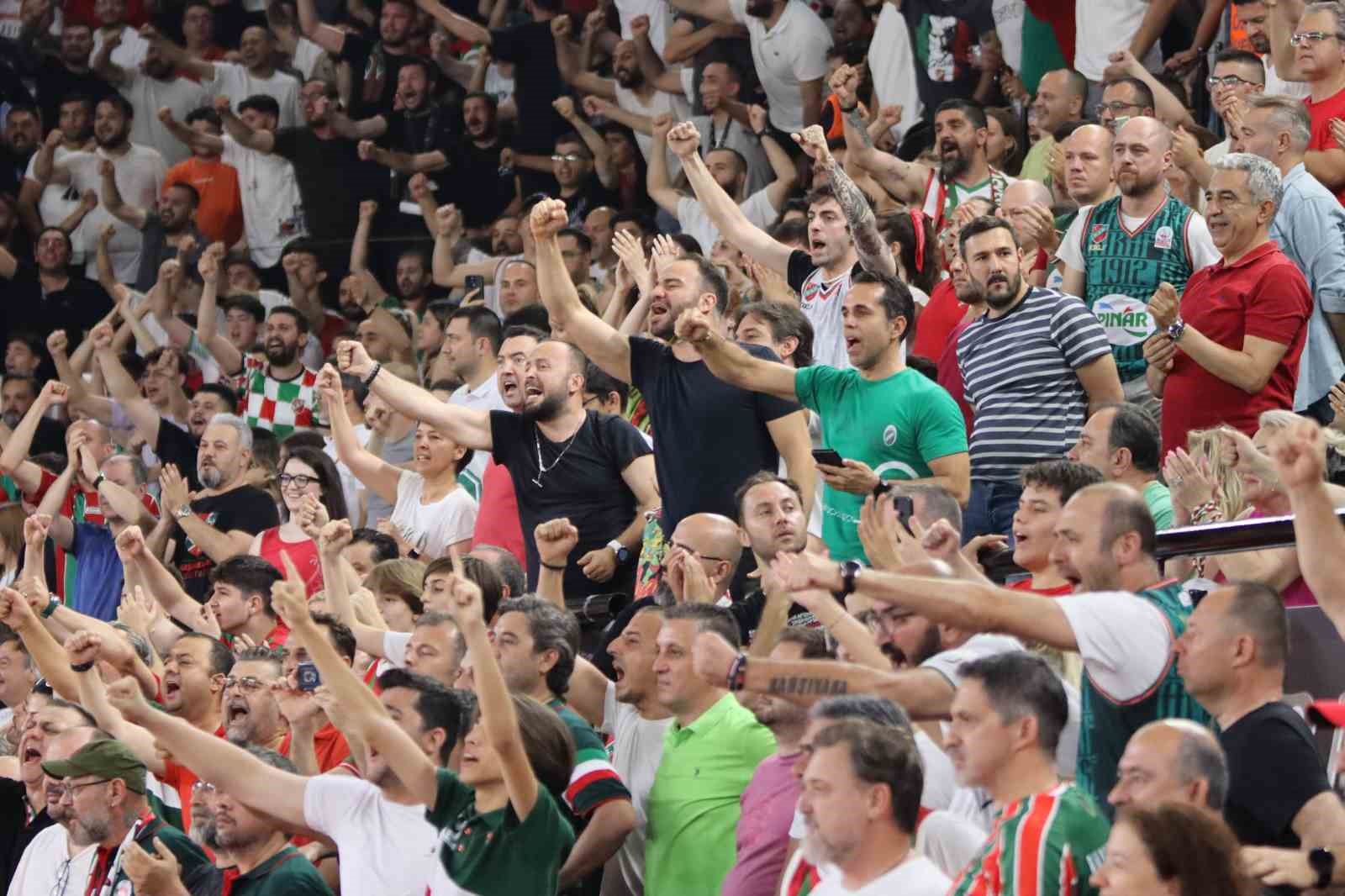 P. Karşıyaka’nın basketbol kombineleri satışa çıkıyor