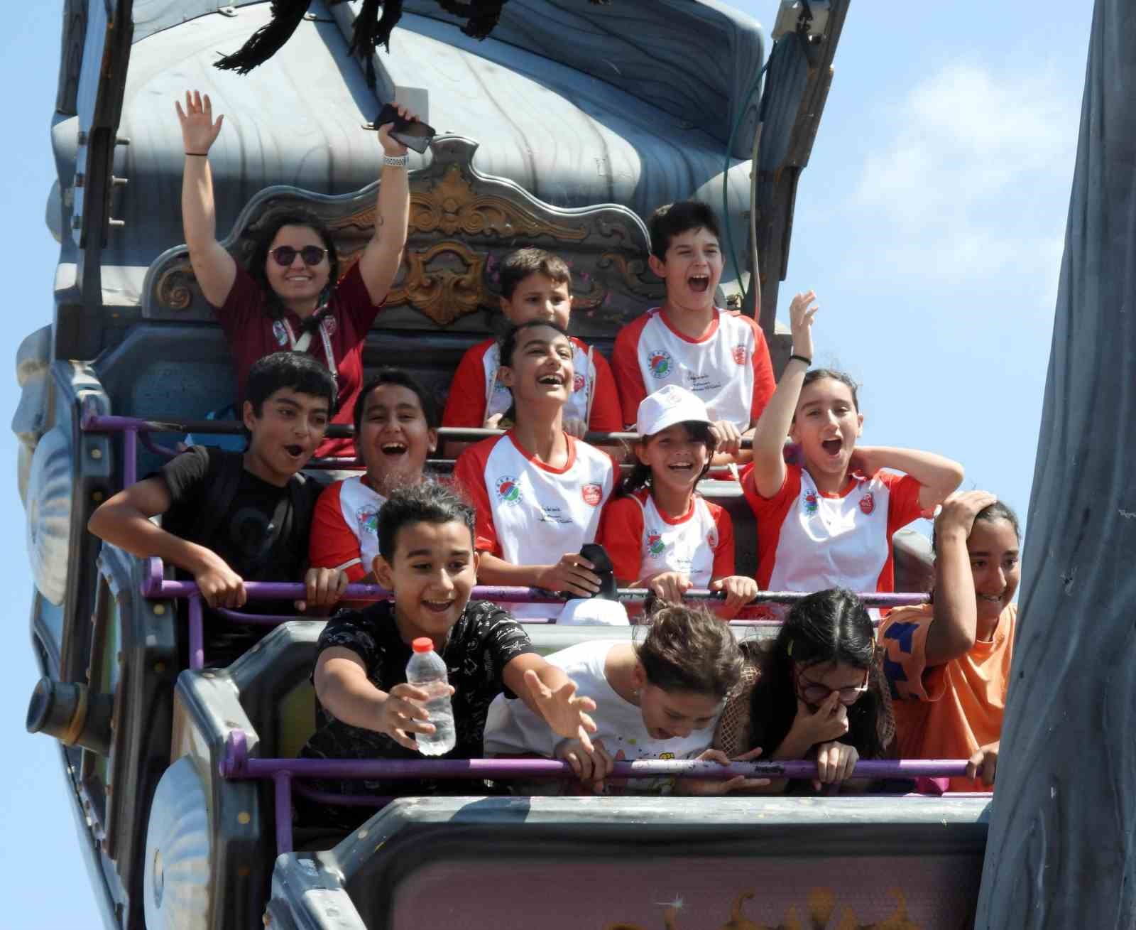 Kepez’in yaz spor okullarına lunaparklı kapanış