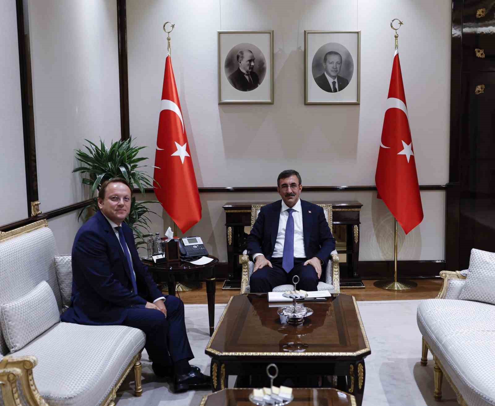 Cumhurbaşkanı Yardımcısı Yılmaz, AB Komisyonu Komşuluk ve Genişlemeden Sorumlu Komiseri Oliver Varhelyi’i ağırladı
