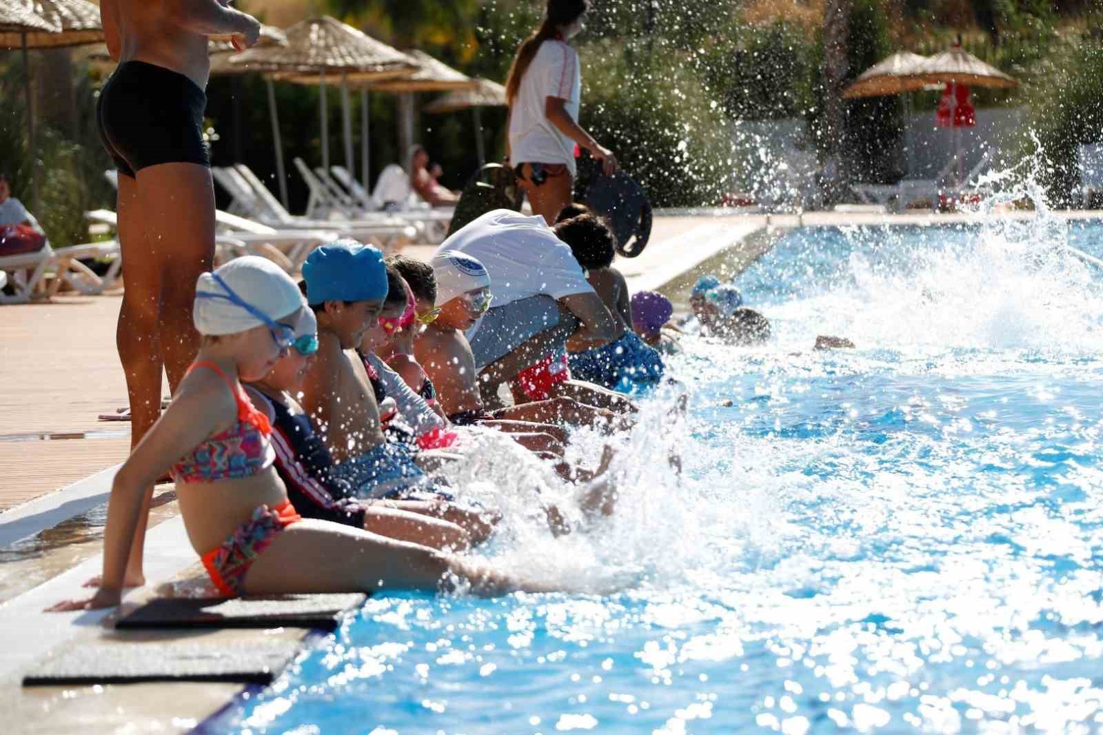 Aydın’da 8 ayda 13 bin kişi yüzme öğrendi